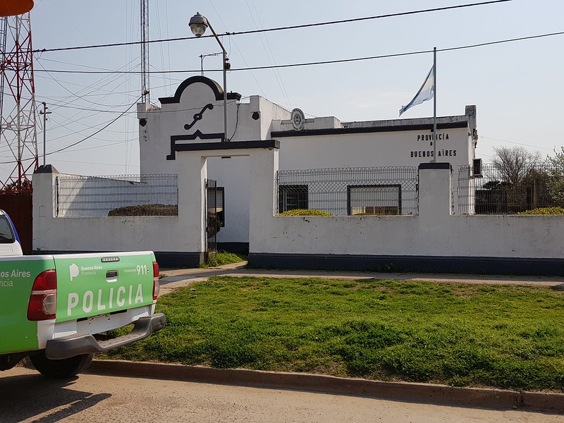 Alba Il Violento Le Reclamaron Por La Obra Y Atac Con Un Arma Blanca