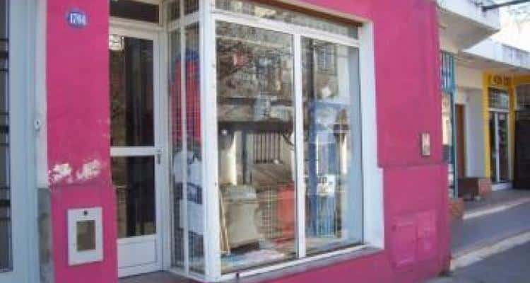 Tres reincidentes robaron una tienda