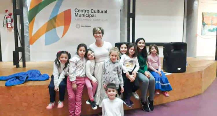 Folklore para niños en el Centro Cultural