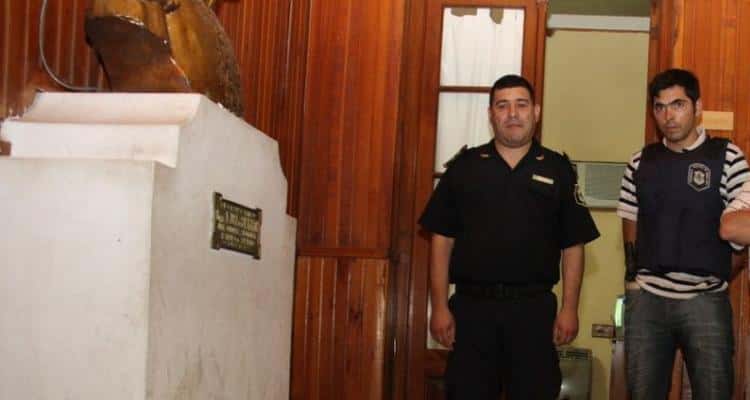 Dictaron prisión preventiva al policía Lineros y se complica su situación