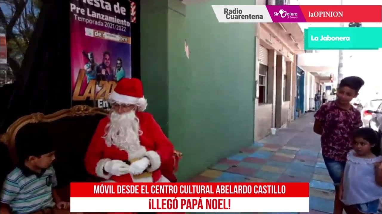 Papá Noel estuvo en el Centro Cultural: Lilí y Sandra le entregaron sus cartitas