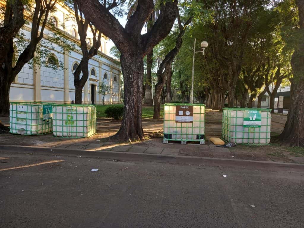 Punto Verde: modificaron la ubicación de los recipientes de separación de residuos en Plaza Constitución
