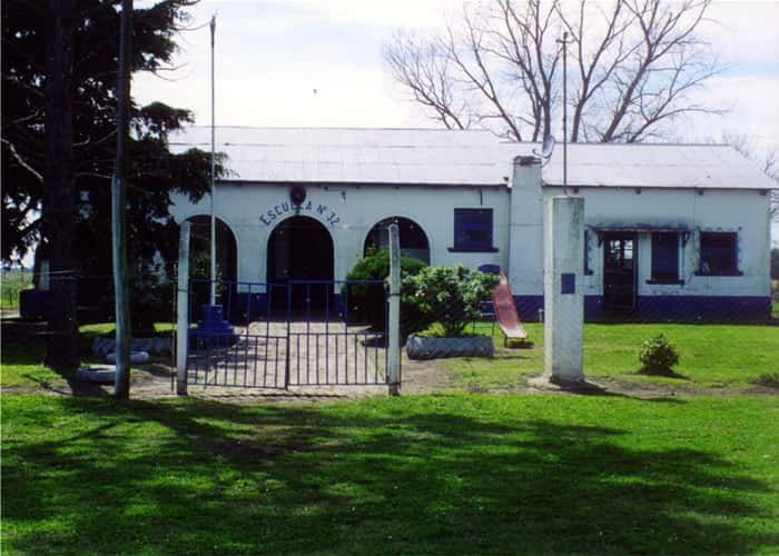 El edificio de la escuela 32 del paraje La Bolsa.