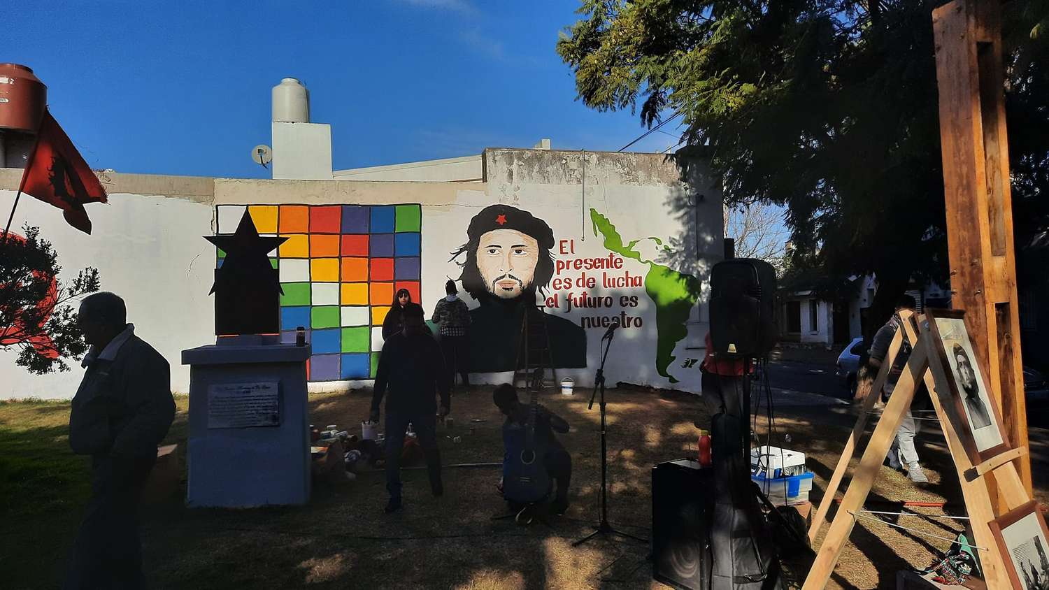 El Partido Comunista inauguró un mural en homenaje al Che Guevara