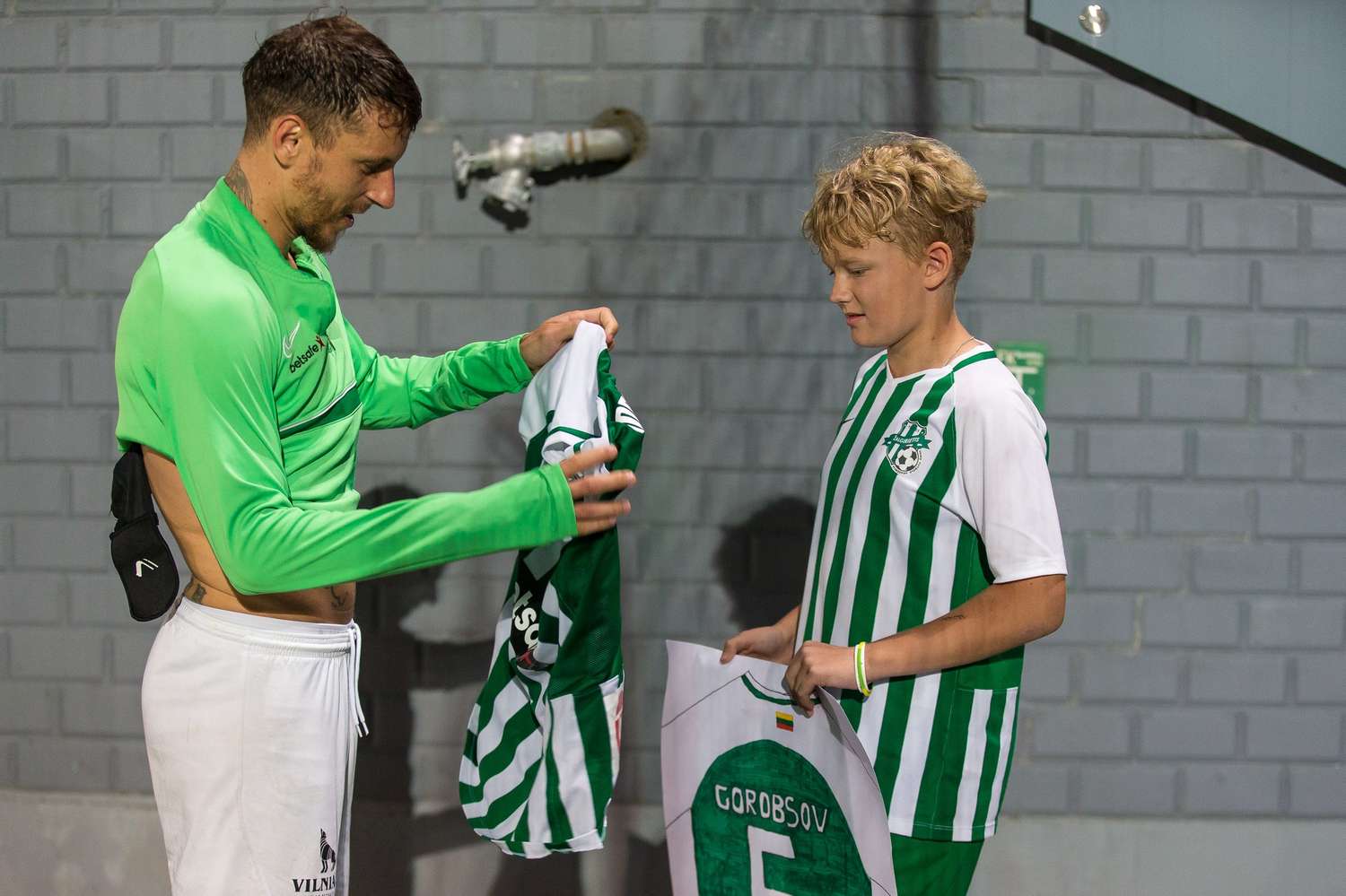 Fútbol: el gesto de Nicolás Gorobsov con un niño después de un partido