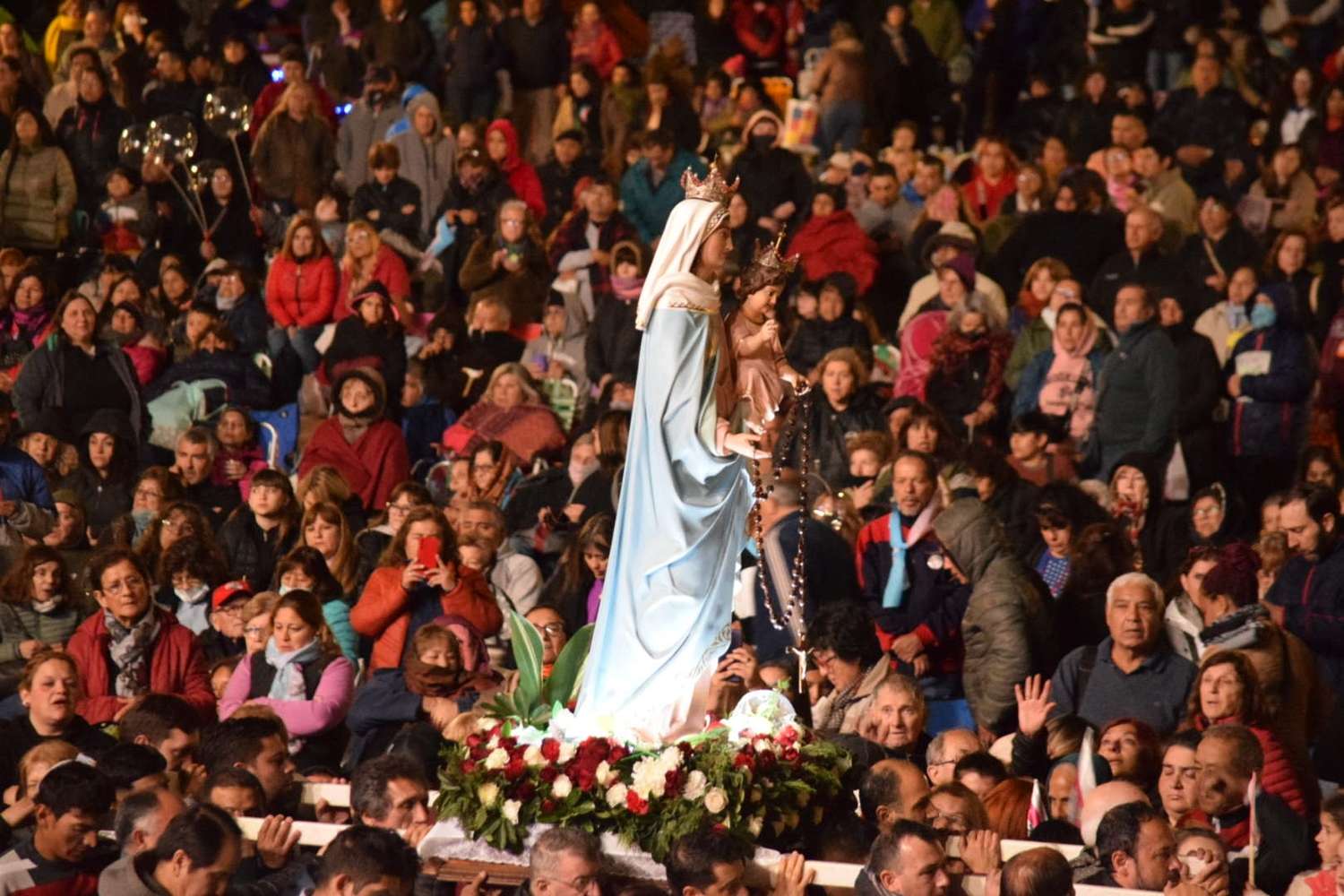Multitudinario aniversario de la Virgen de San Nicolás, con el arribo de miles de fieles