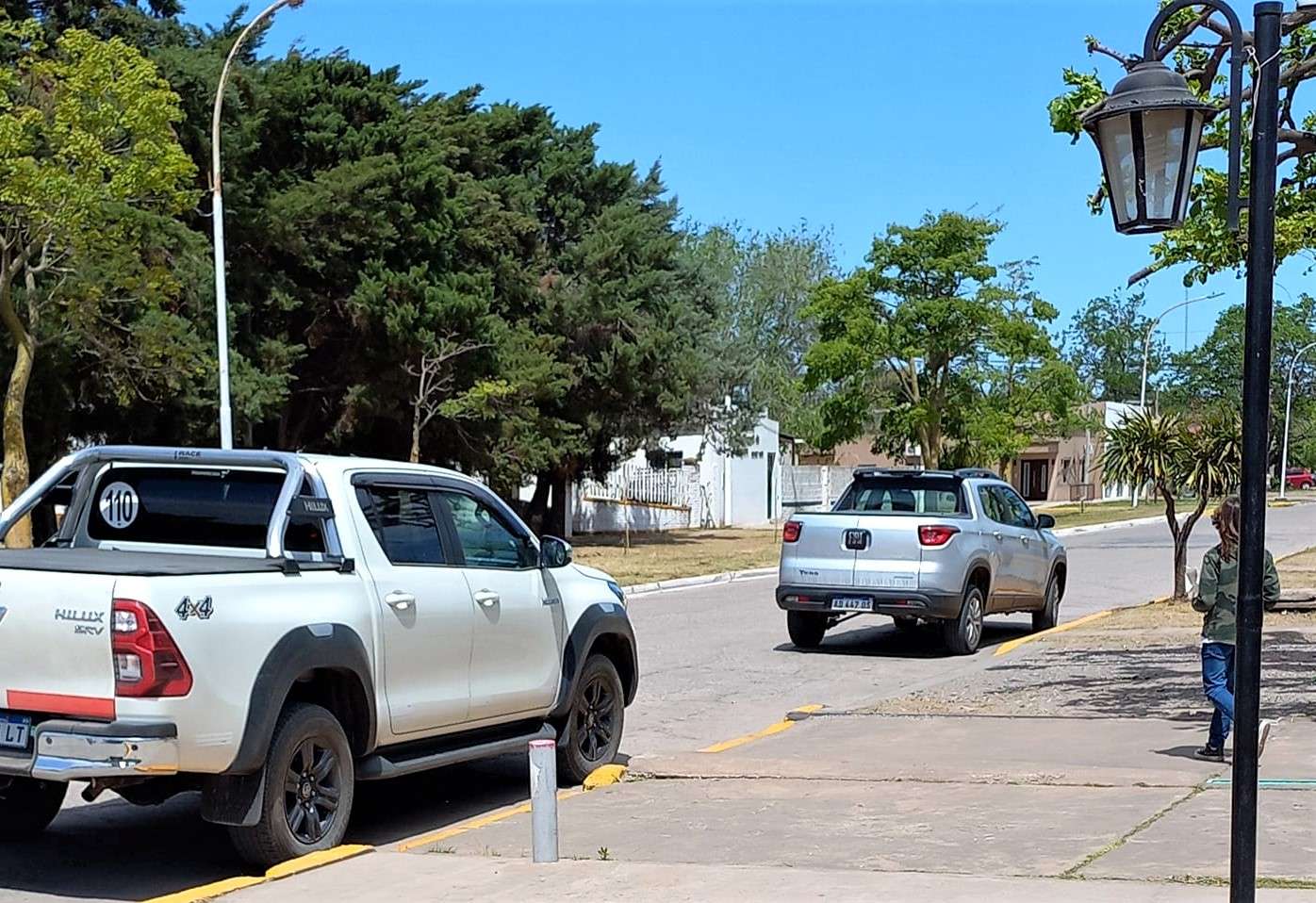 Santa Lucía: no cobran multa por estacionar mal pero publican en Facebook los vehículos infractores