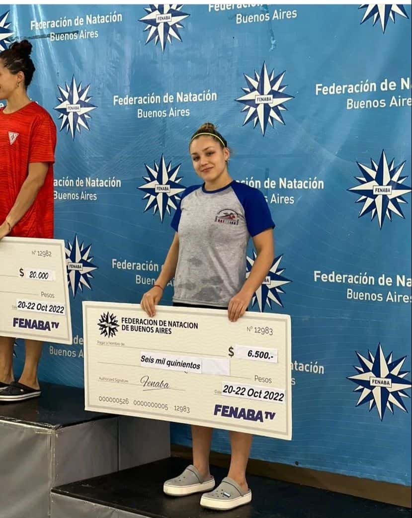 Natación: medalla de bronce y nuevo récord para Candela Raviola