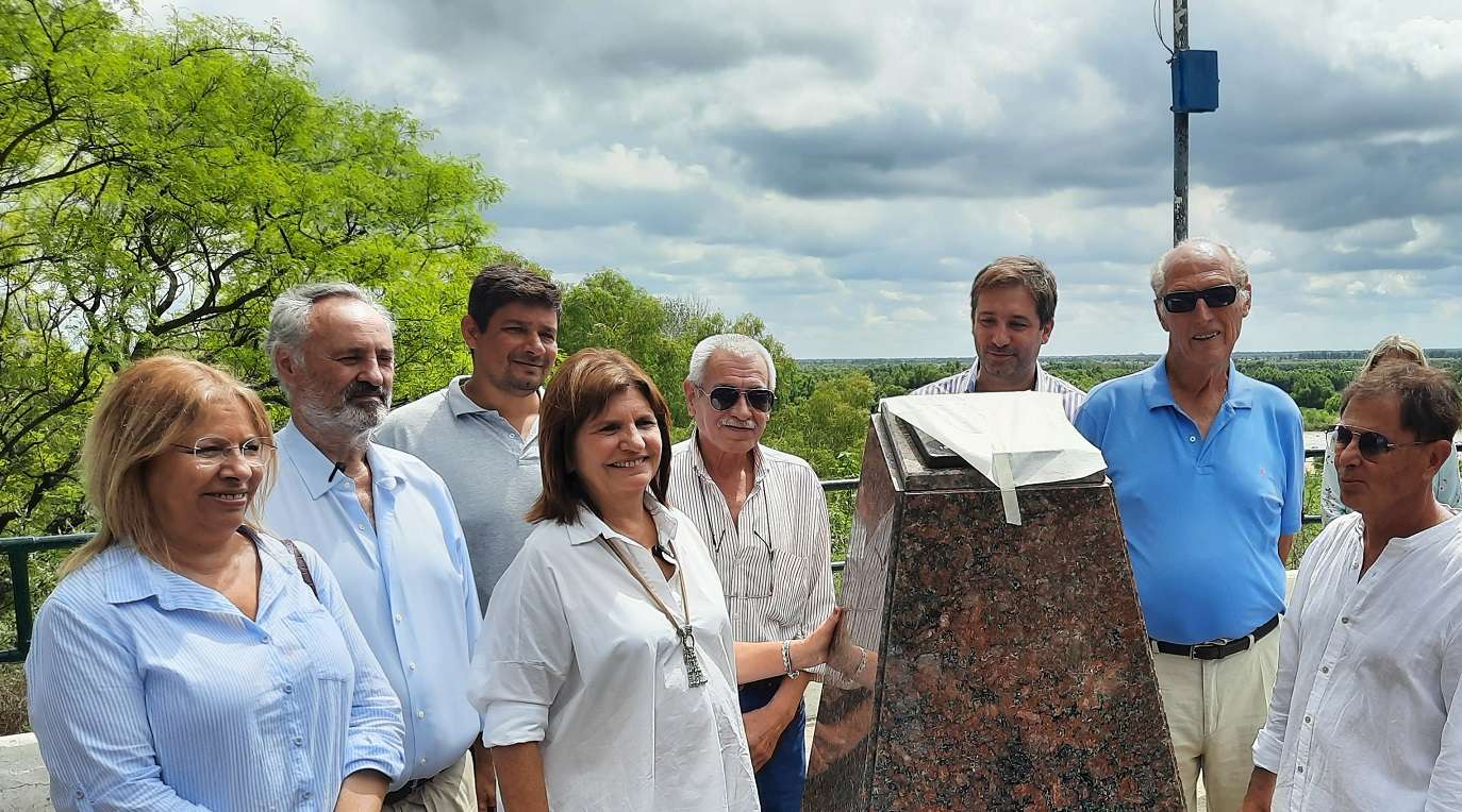 Con Patricia Bullrich, hubo homenaje a Honorio Pueyrredón en el monolito que recuerda al ilustre sampedrino, su  bisabuelo