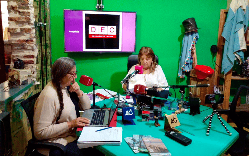 Radio Cuarentena en vivo – ¿Qué pasa, Lilí? – Martes 25 de abril de 2023