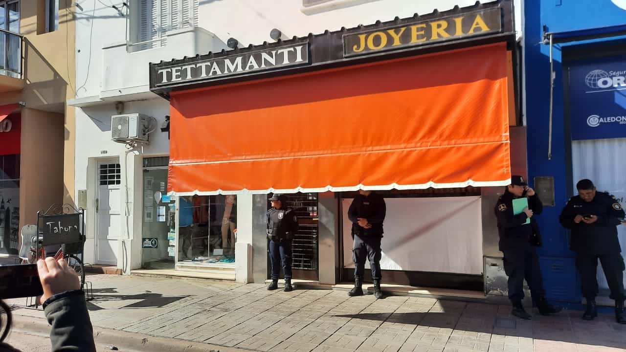 Inseguridad: el Centro de Comercio se solidarizó con la familia Tettamanti tras el asalto a la joyería