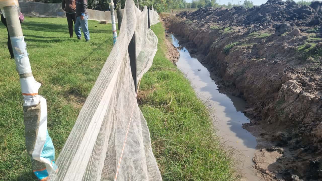 Bajo Tala: vecinos preguntan por peligroso endicado con zanjón que llega al curso del río