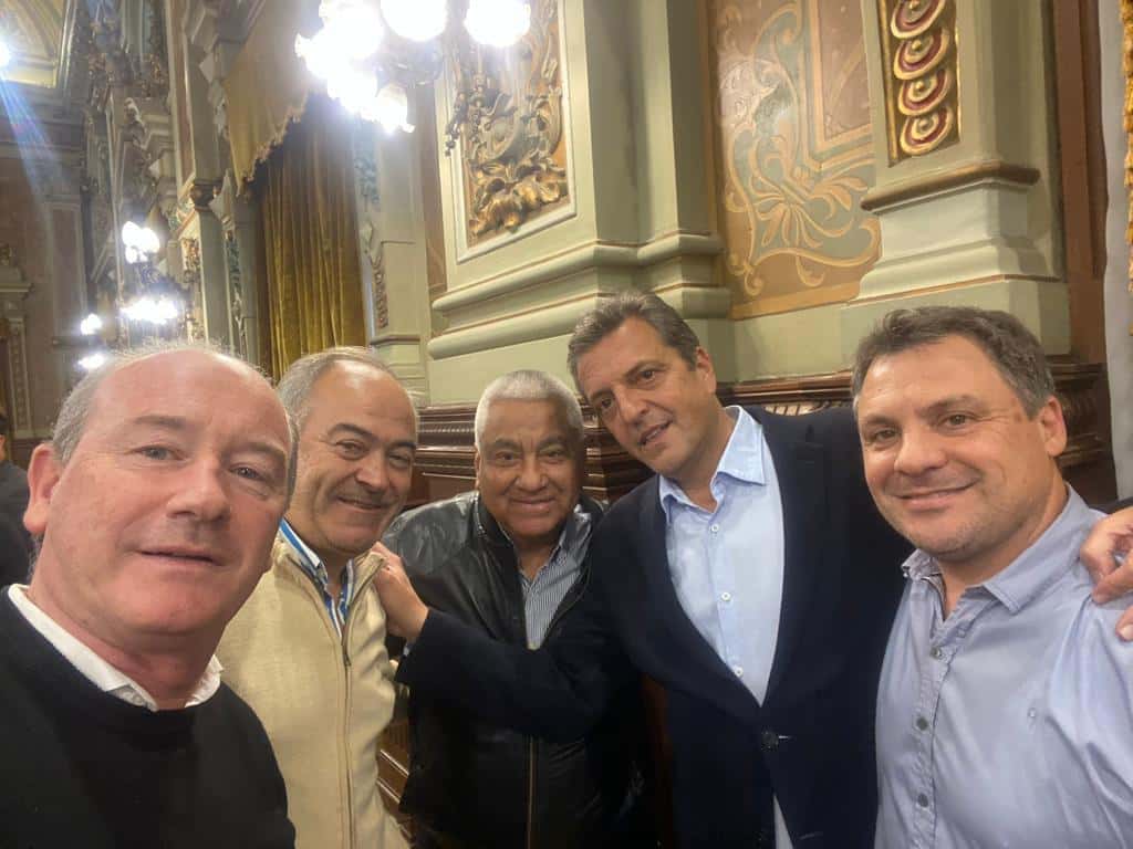 Massa y Kicillof reunieron a los intendentes peronistas, entre ellos Cecilio Salazar, en La Plata