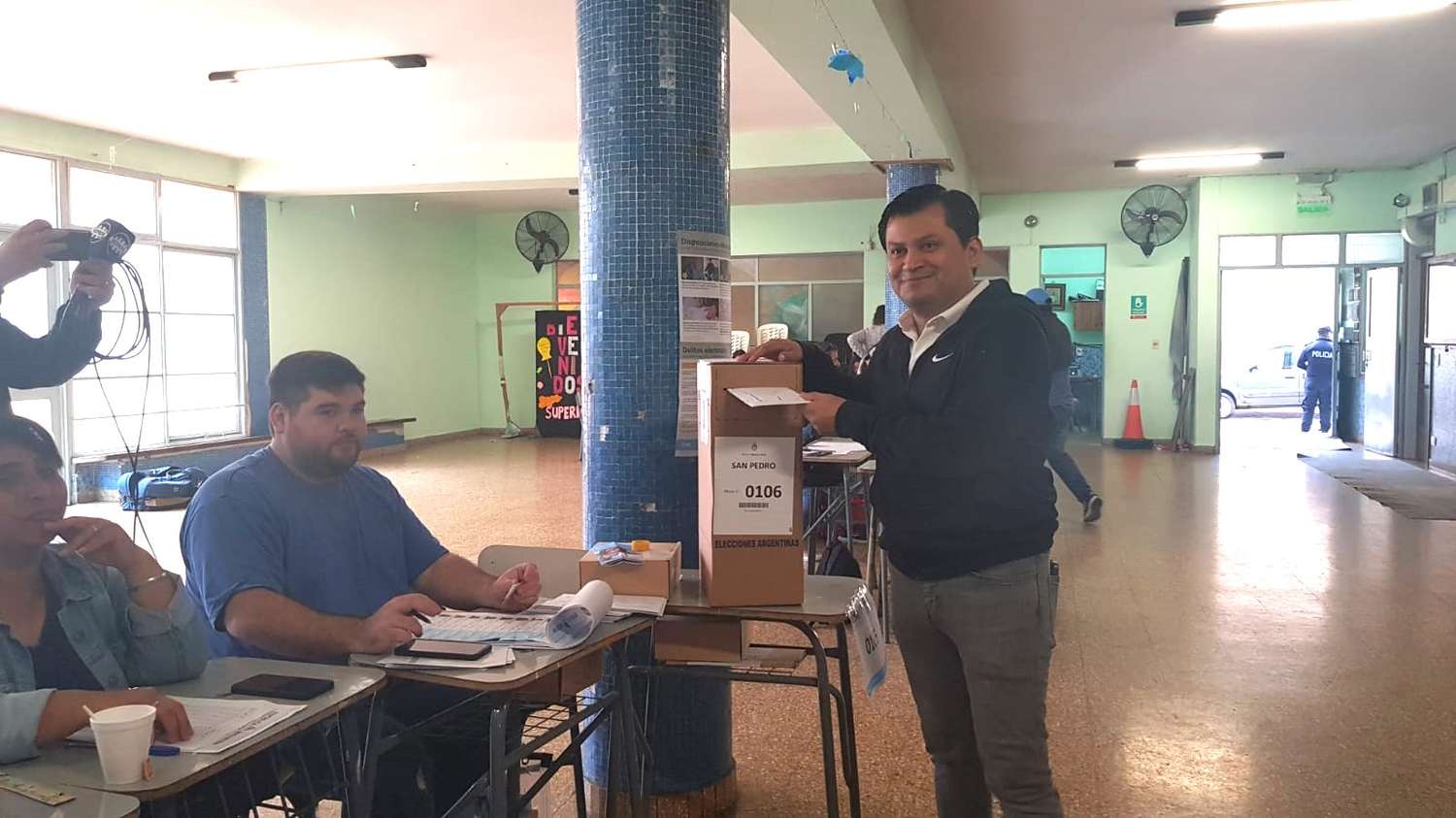 Ramón Salazar votó en el Socorro