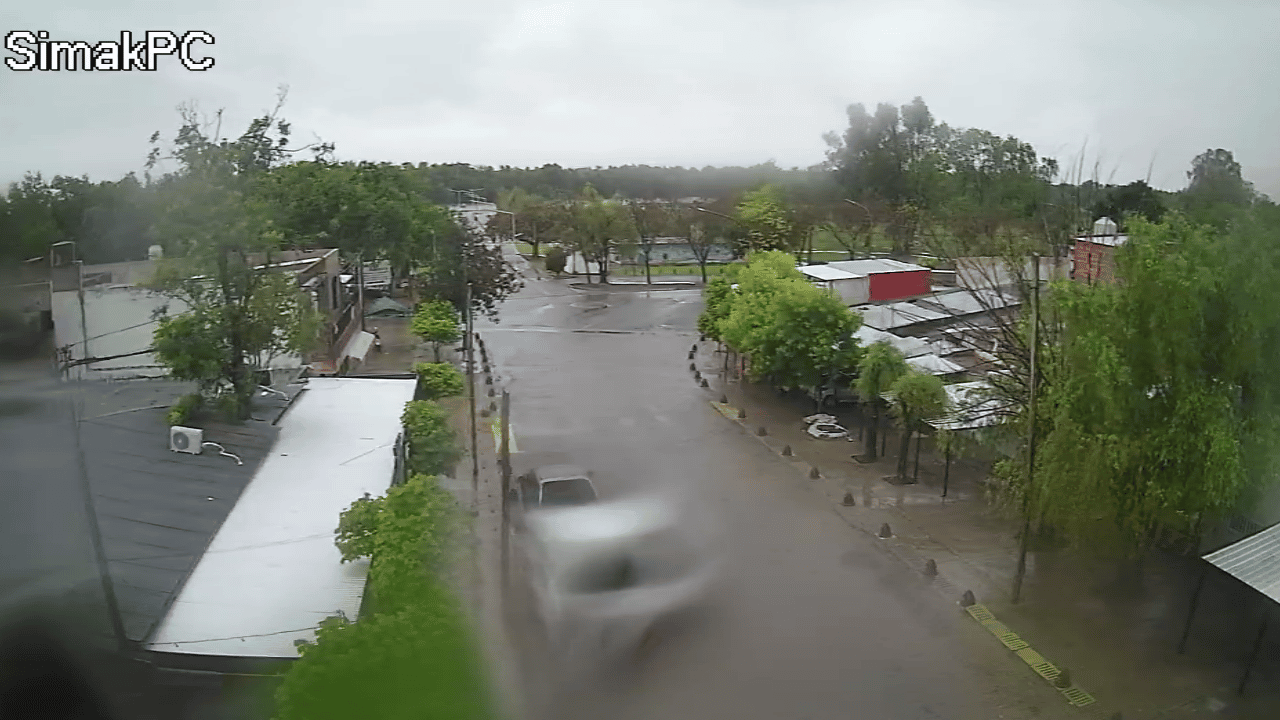Llueve en San Pedro y persiste la alerta meteorológica