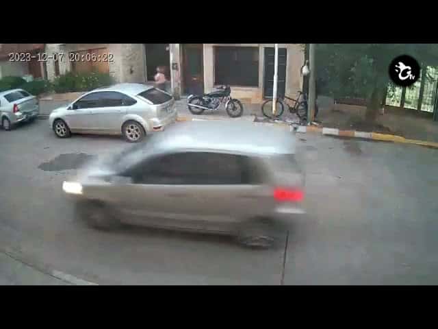[VIDEO] Repartía curriculums y le robaron la bicicleta