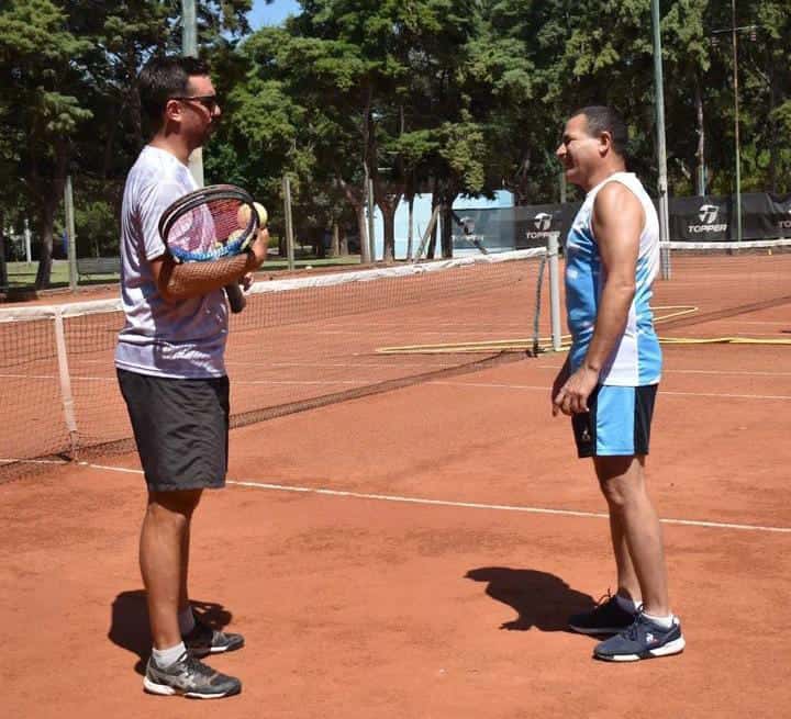 Blind Tenis: La nueva actividad que práctica Silvio Velo
