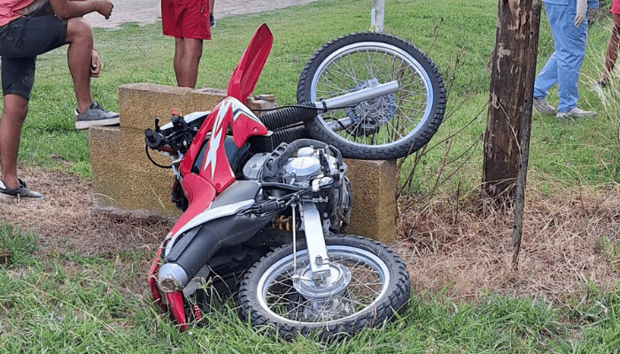 Santa Lucía: joven hospitalizado tras chocar en moto