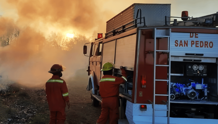 Ola de calor: Bomberos intervino en cuatro incendios de pastizales durante la tarde del jueves