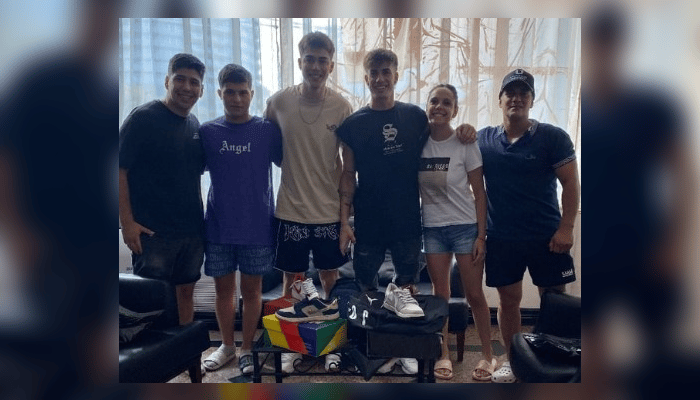 Los participantes de Gran Hermano, felices con sus zapatillas de San Pedro