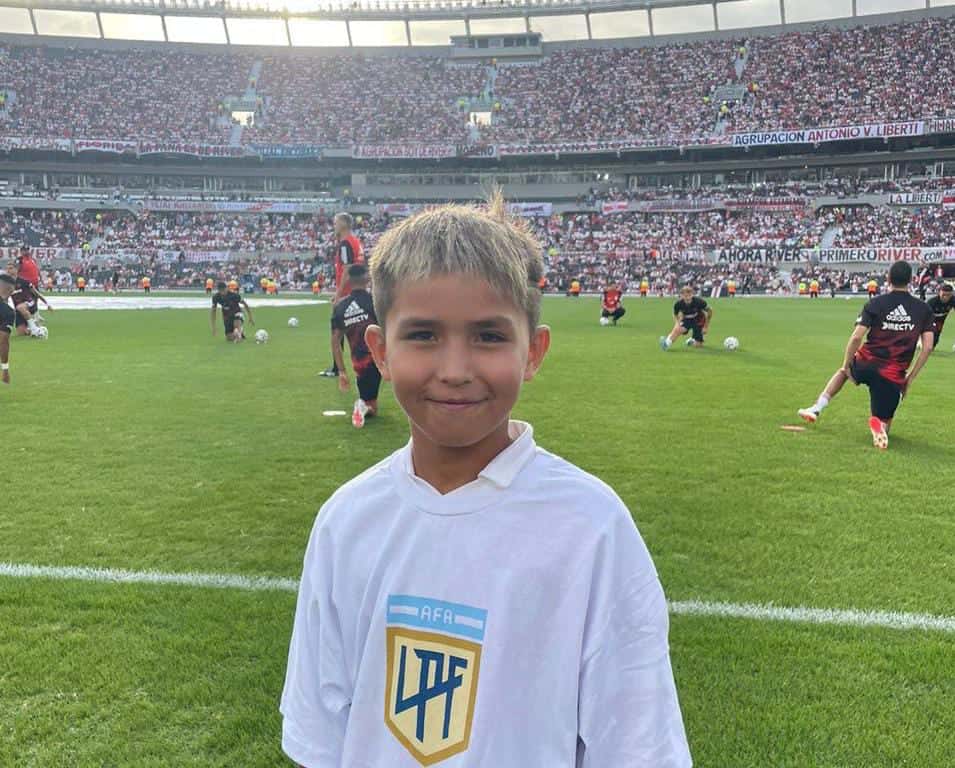 Pedro cumplió su sueño de entrar al monumental con el plantel de River y Borja le regaló su camiseta