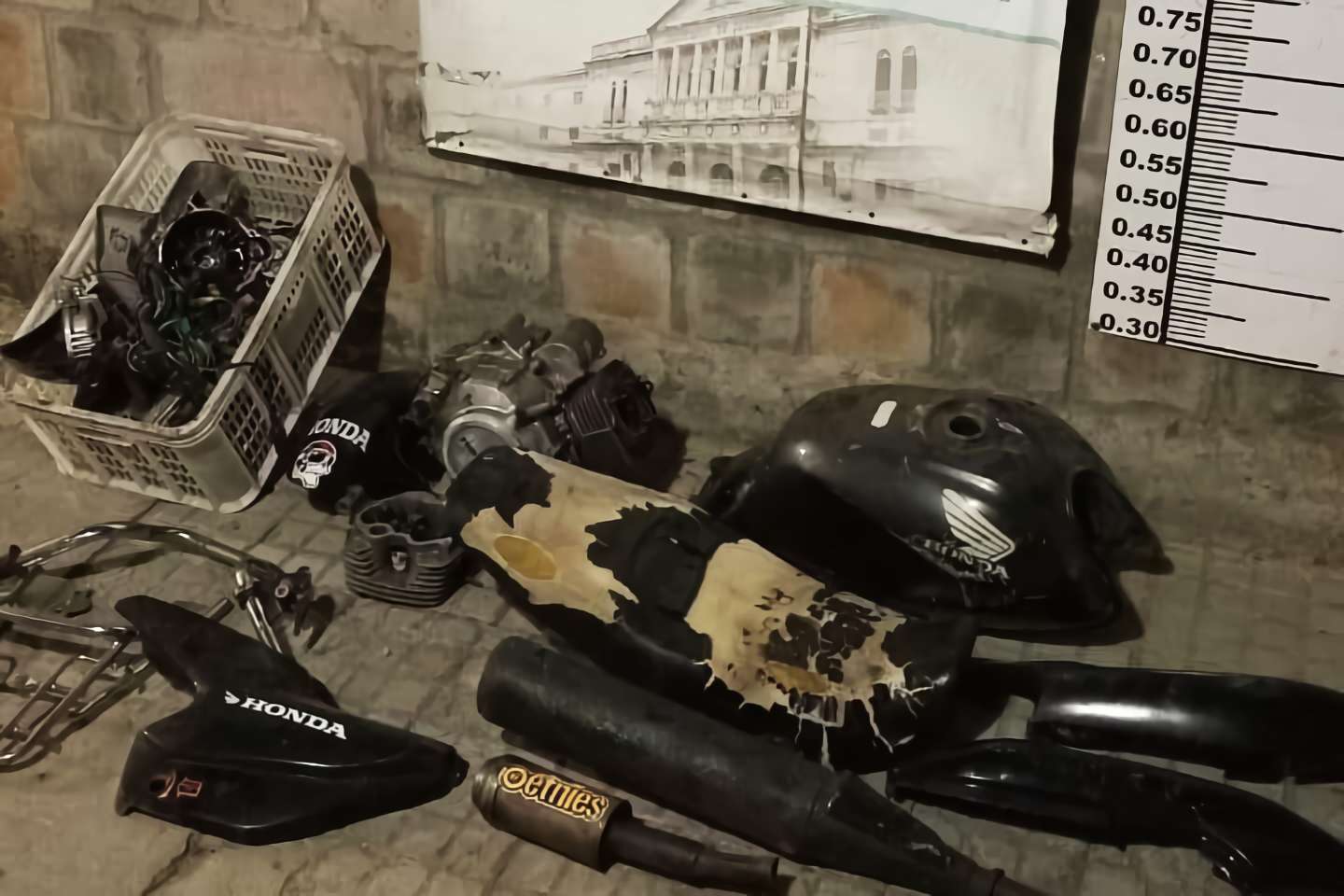 Allanamientos: secuestran partes de motos robadas