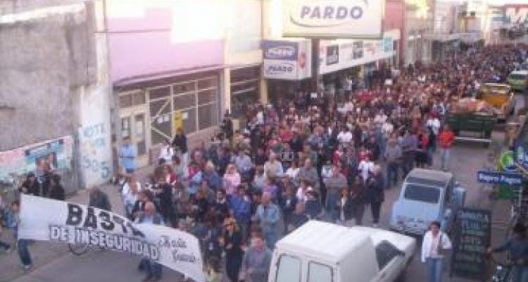 Mil personas reclamaron seguridad en Baradero