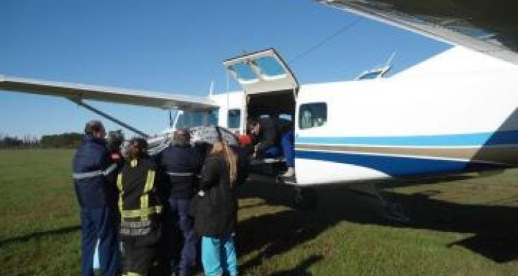 Accidente fatal: Trasladan paciente grave en avión sanitario
