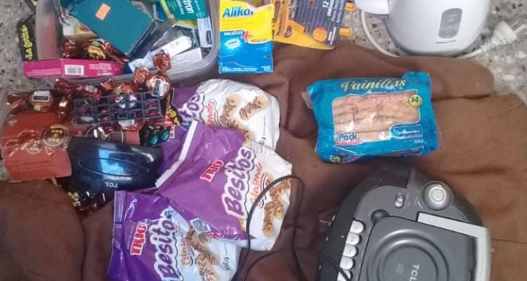 Policía detuvo a un ladrón y recuperó mercadería y elementos robados