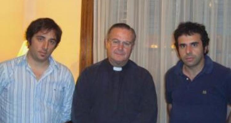 El programa Indocumentados Cero 2010 llegó al Obispo de San Nicolás