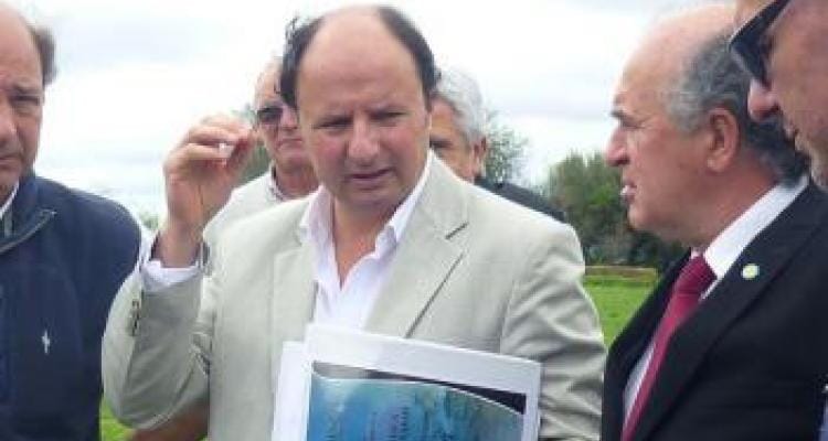 Parrilli visitó la construcción del monumento en Vuelta de Obligado