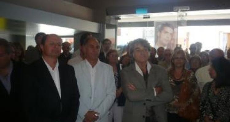 Con Lito Cruz y Nito Artaza inauguró el Cine