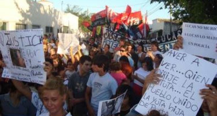 Asesinato de Lucas en Baradero: Marcha hacia el municipio tras intervención de Asuntos Internos