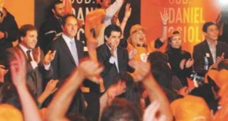 Elecciones Primarias 2011: Aplastante triunfo de Cristina y Scioli