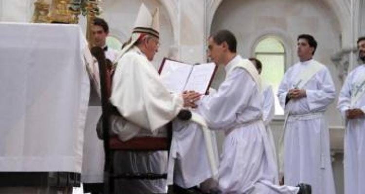 Juan Cruz Villalón fue ordenado como sacerdote