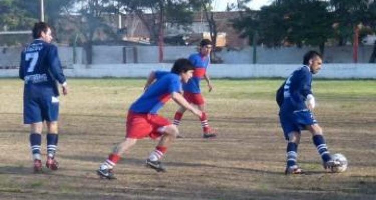 Fútbol: Central Córdoba goleó a Fundición