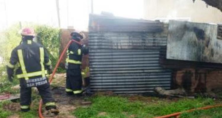 Denuncias por la  vivienda incendiada en Mateos Sberts y Saavedra