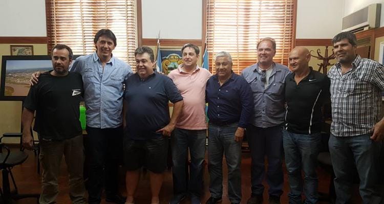 Salazar se reunió con el equipo de Maxibásquet del club Mitre