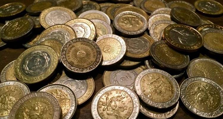 Falta de monedas: El Centro de Comercio las entrega a sus socios