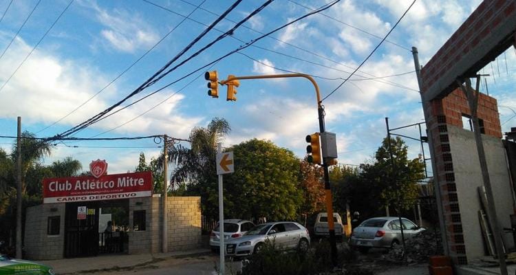 Instalan semáforos en tres puntos nuevos de la ciudad