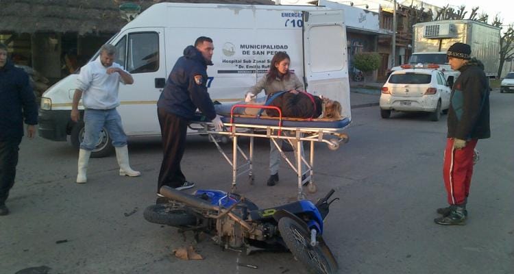 Accidente de tránsito en 11 de Septiembre y Ayacucho, una mujer hospitalizada