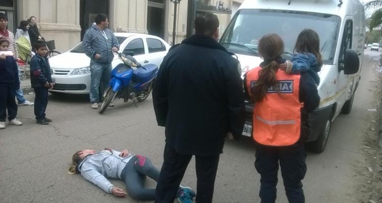 Accidente de tránsito en Balcarce y Belgrano, menor de edad herida