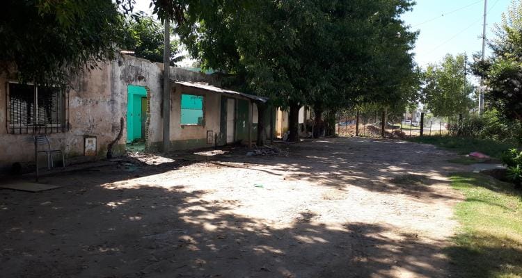 Diez años después de la usurpación, desalojaron cinco viviendas de un terreno en Laprida al 600