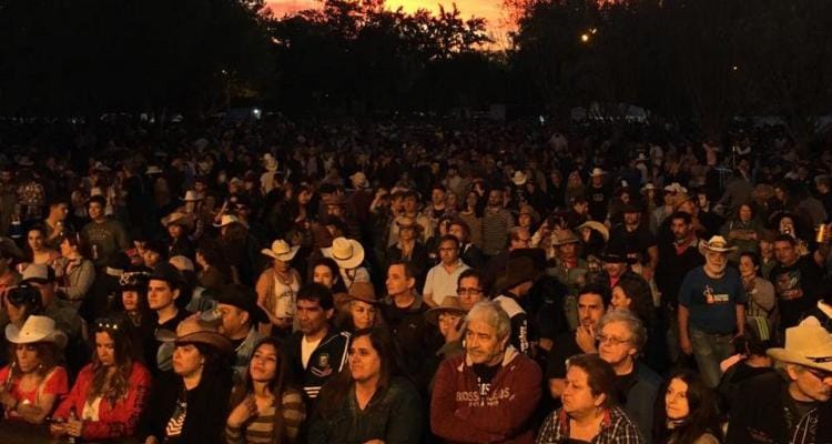 Tras un sábado multitudinario, cierra el San Pedro Country Music Festival