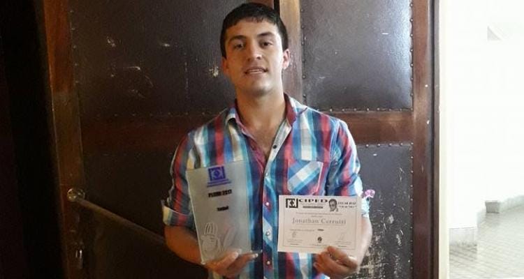 El futbolista Jonathan Cerrutti ganó el premio Plumi en San Nicolás