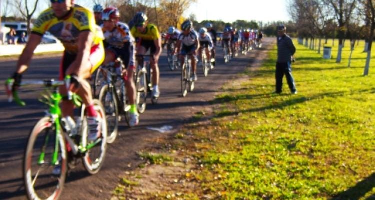 Ciclismo: Leonel Rodríguez se quedó con la prueba principal