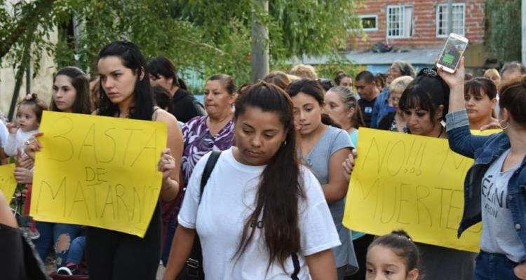 Femicidio en el barrio Arcor: Vecinos de la familia de Mariela Figueroa marcharon por justicia