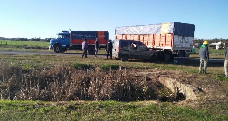 Camioneta chocó a un camión en ruta 191, a la altura de Pueblo Doyle