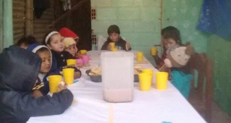 Vecinas de La Tosquera abrieron un comedor y necesitan colaboración