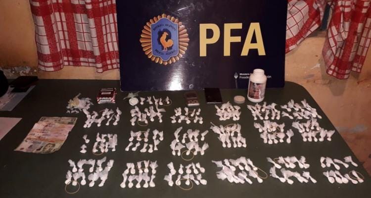 Pérez Millán: Policía Federal secuestró 100 pastillas de efedrina, 200 dosis de cocaína y detuvo a cuatro personas